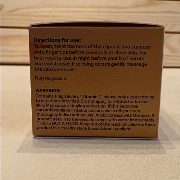No7 Vitamin C & Vitamin E Facial Capsules - Picture 4 of 4